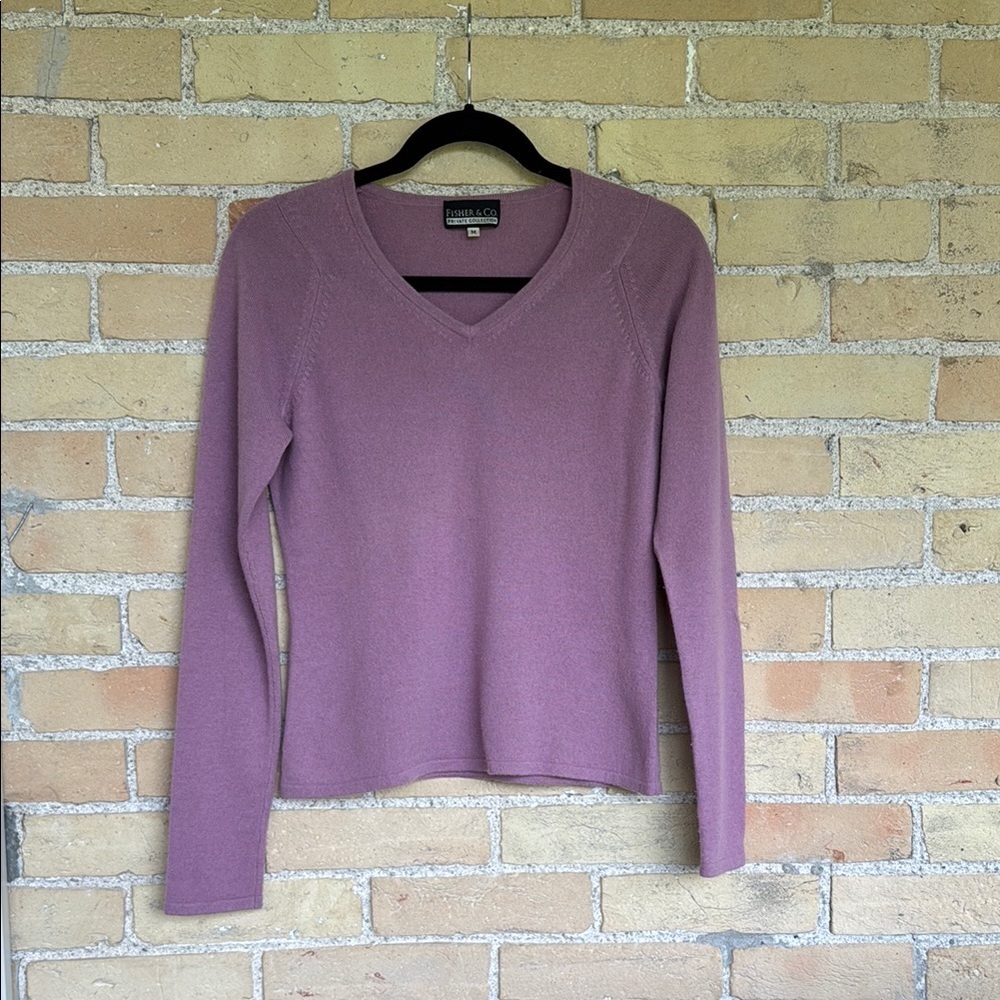 Fisher & Co. Lavender V-Neck Cashmere Sweater